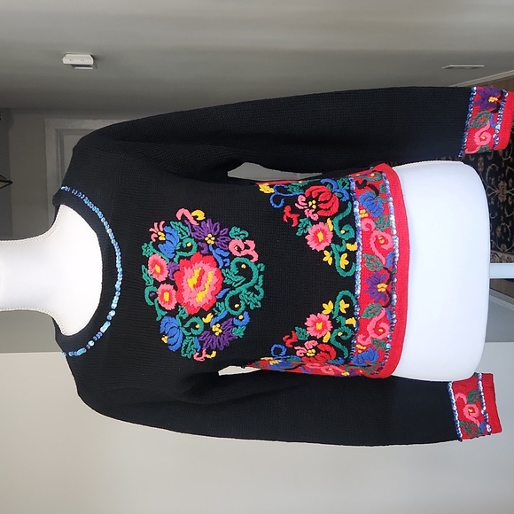 my. Sweaters - Vintage 90s Embroidered Floral Sweater Retro Black Knit Pullover M